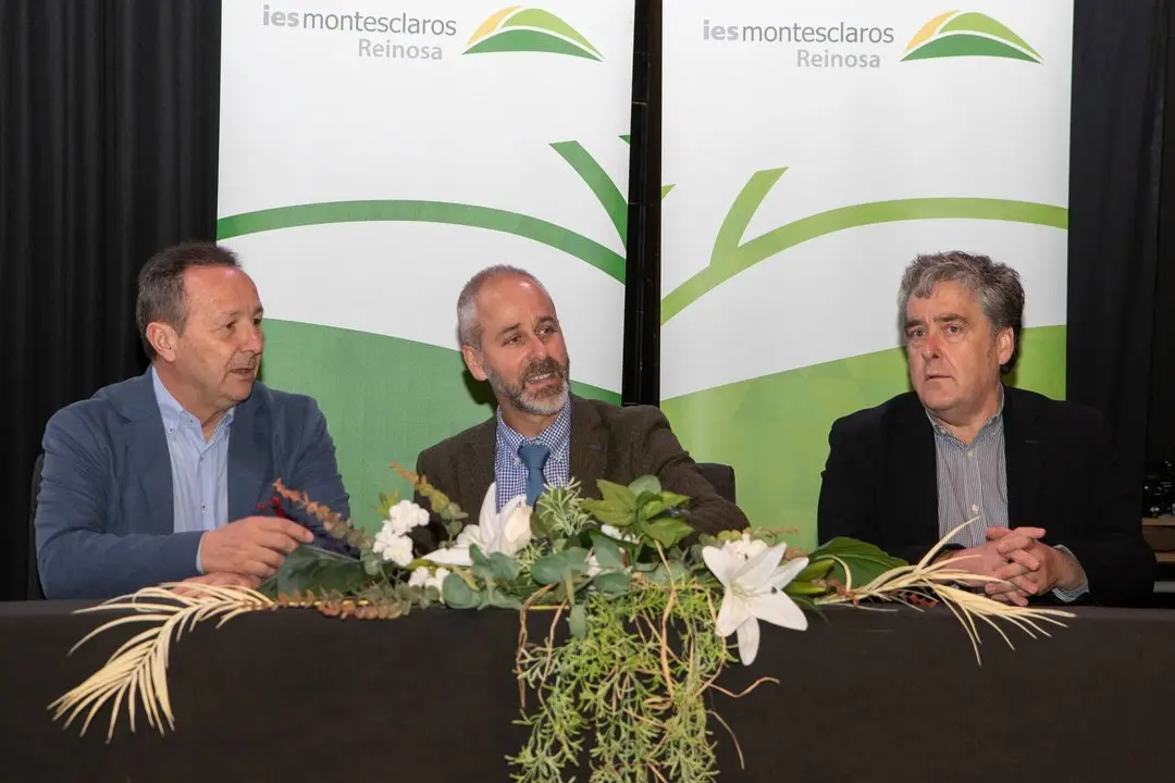 El consejero de Educaci&oacute;n, Formaci&oacute;n Profesional y Universidades, Sergio Silva, clausura IX Primavera Cultural de este centro educativo. 
10 abril 2024