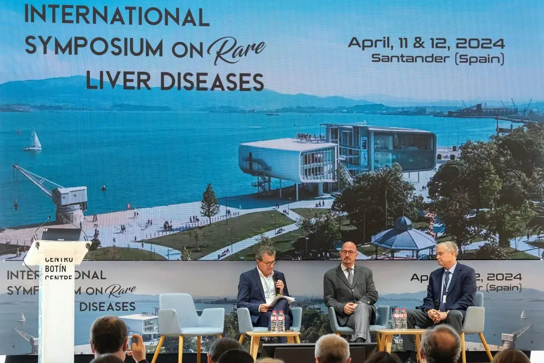 11:30 horas. Centro Bot&iacute;n. El consejero de Salud, C&eacute;sar Pascual, inaugura el I Simposio Internacional Enfermedades Hep&aacute;ticas Minoritarias. 11 de abril de 2024 &copy; Ra&uacute;l Lucio