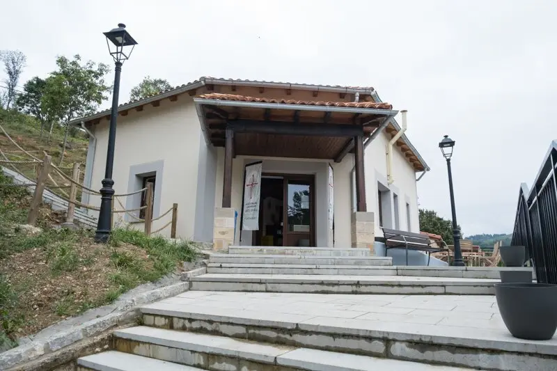 10:30.- Herrer&iacute;as. El consejero de Industria, Turismo, Innovaci&oacute;n, Transporte y Comercio, Javier L&oacute;pez Marcano, inaugura el albergue de Puente El Arrudo. 3 de agosto de 2022 &copy; Ra&uacute;l Lucio