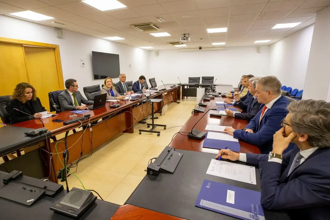 09:30 horas. Sala de Usos M&uacute;ltiples 
La consejera de Presidencia, Justicia, Seguridad y Simplificaci&oacute;n Administrativa, Isabel Urrutia, preside la Comisi&oacute;n Mixta Gobierno de Cantabria-Sala de Gobierno del Tribunal Superior de Justicia. 
15 abril 2024 &copy; Miguel De la Parra