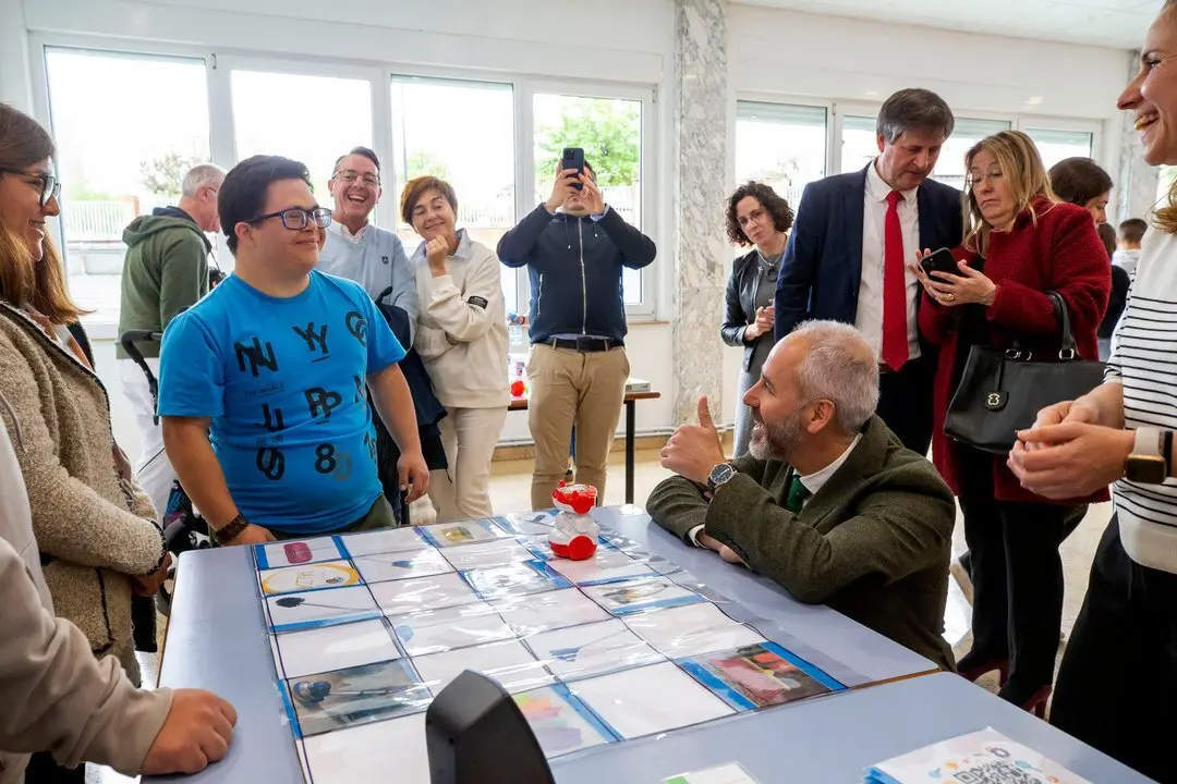 11:00.- Centro de Educaci&oacute;n Especial Fernando Arce, Torrelavega

El consejero de Educaci&oacute;n, Formaci&oacute;n Profesional y Universidades, Sergio Silva, asiste a la clausura del Programa Observa Acci&oacute;n. 26 ABRIL 2024 &copy; Miguel De la Parra
