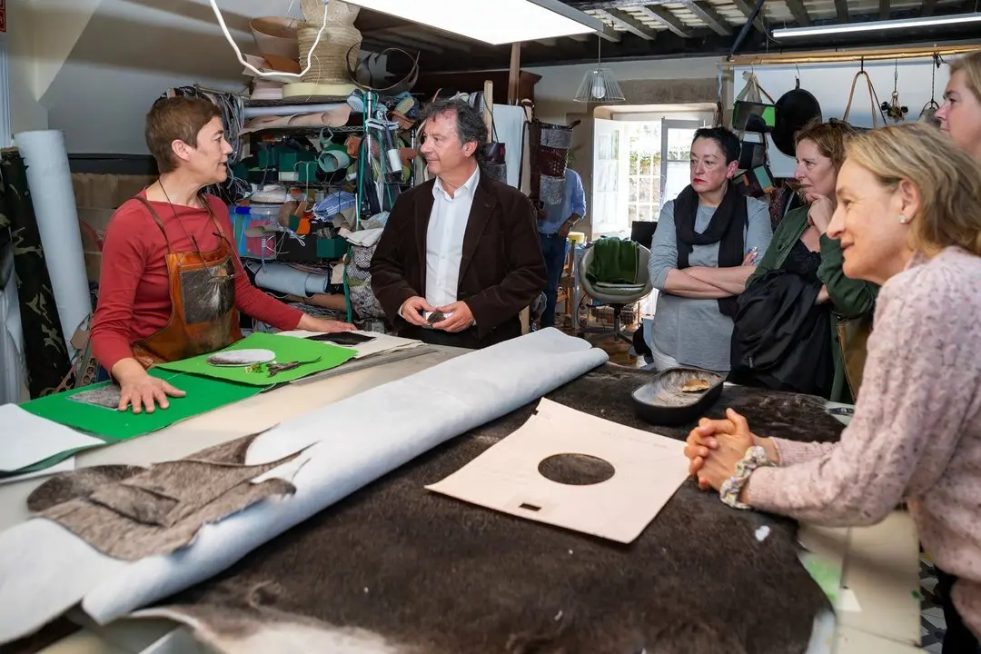 11:30 horas. Antiguas Escuelas de Roiz, Vald&aacute;liga 
El consejero de Desarrollo Rural, Ganader&iacute;a, Pesca y Alimentaci&oacute;n, Pablo Palencia, visita el Grupo de Acci&oacute;n Local Saja-Nansa.