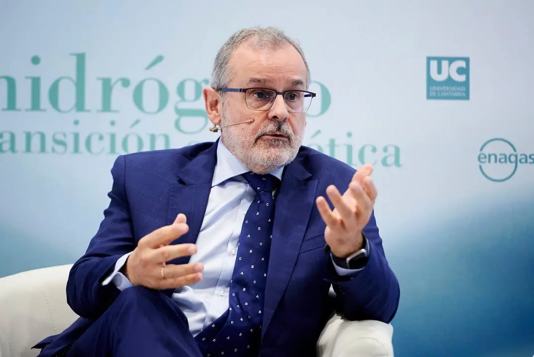 6/10/21  PAMPLONA
EP
Inauguraci&oacute;n de la jornada 'El hidr&oacute;geno en la transici&oacute;n energ&eacute;tica', a cargo del rector de la UC, &Aacute;ngel Pazos; el presidente de Cantabria, Miguel &Aacute;ngel Revilla; el consejero delegado de Enag&aacute;s, Marcelino Oreja; y la vicepresidenta del Consejo de Santander Espa&ntilde;a y consejera de Enag&aacute;s, Isabel Tocino, en el Paraninfo de la UC.


FOTO: Juan Manuel Serrano Arce