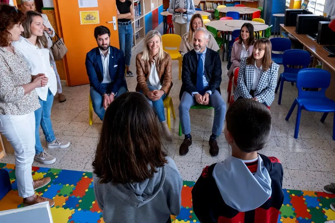 11:00 horas. Castro Urdiales 
El consejero de Educaci&oacute;n, Formaci&oacute;n Profesional y Universidades, Sergio Silva, realiza una visita al CEIP Miguel Hern&aacute;ndez.