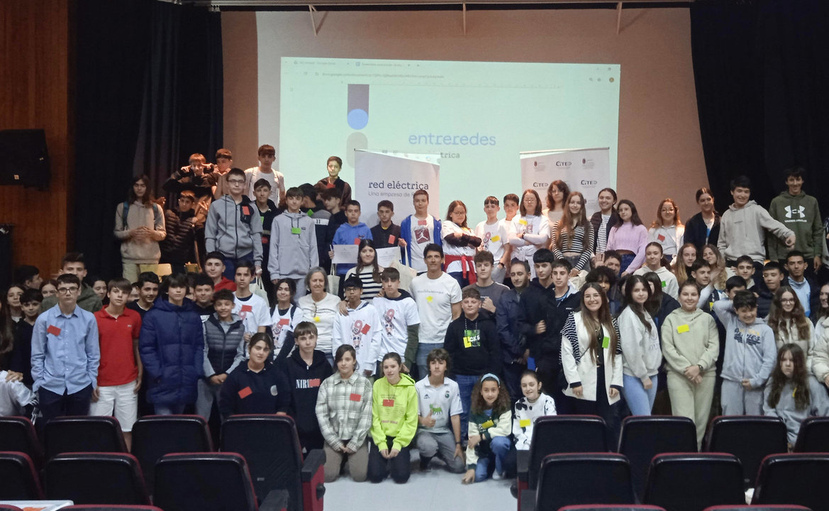 Alumnos de centros educativos de Cantabria participan en las Olimpiadas Entreredes