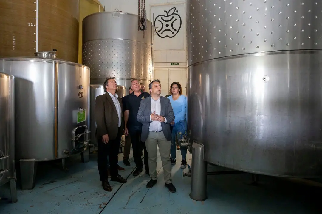 12:00 horas.
El consejero de Desarrollo Rural, Ganader&iacute;a, Pesca y Alimentaci&oacute;n, Pablo Palencia, visita Sidra Somarroza. 10 MAYO 2024 &copy; Miguel De la Parra