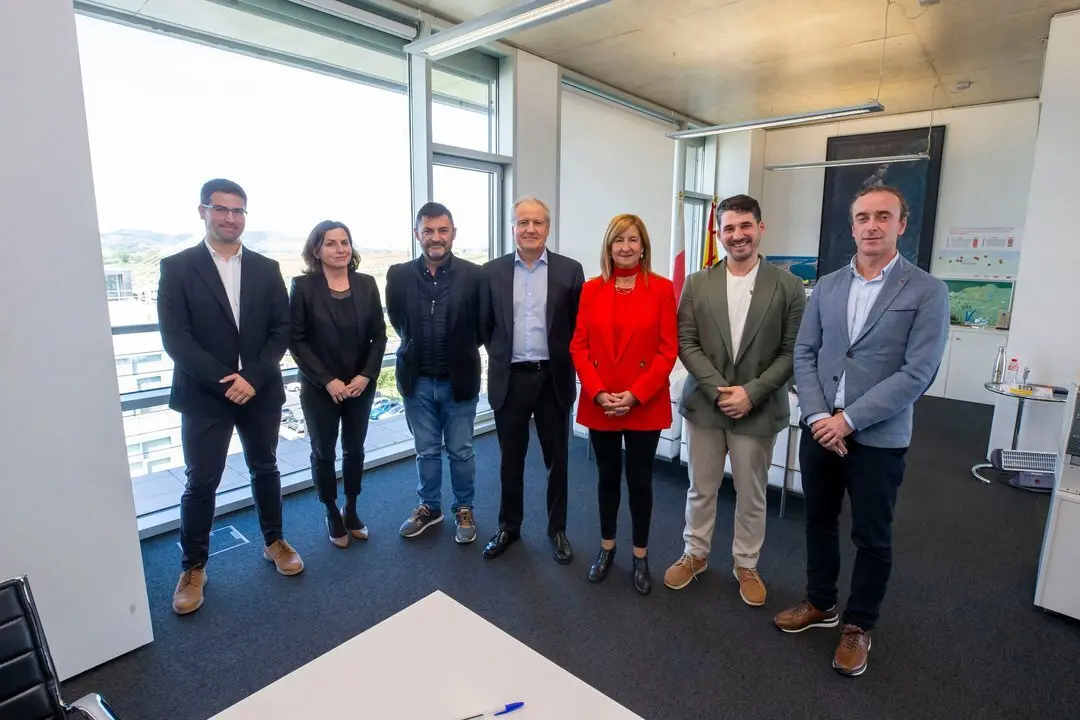 11:00.- Despacho ConsejeroEl consejero de Industria, Empleo, Innovaci&oacute;n y Comercio, Eduardo Arasti, firma convenios con aut&oacute;nomos.. 17 MAYO 2024 &copy; Miguel De la Parra