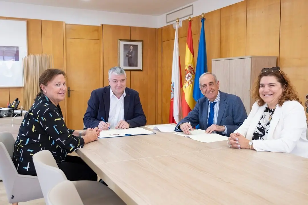 12:00 horas. Despacho del consejero

El consejero de Econom&iacute;a, Hacienda y Fondos Europeos, Luis &Aacute;ngel Ag&uuml;eros, firma un convenio de colaboraci&oacute;n con el Colegio Oficial de Economistas de Cantabria.