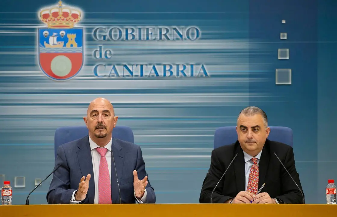 Los consejeros de Fomento, Ordenaci&oacute;n del Territorio y Medio Ambiente, Roberto Media, y de Salud, C&eacute;sar Pascual, informan, en rueda de prensa, sobre la cobertura asistencial de verano en la Atenci&oacute;n Primaria. 
10 JUN 24