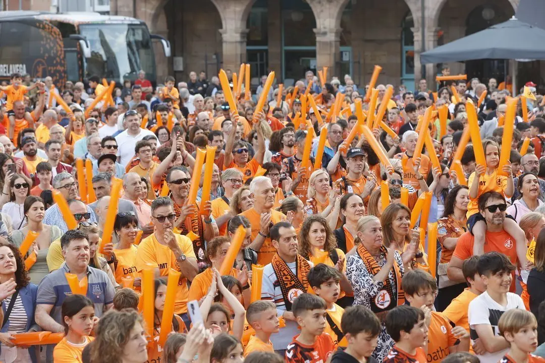 RECIBIMIENTO PLAZA ROJA