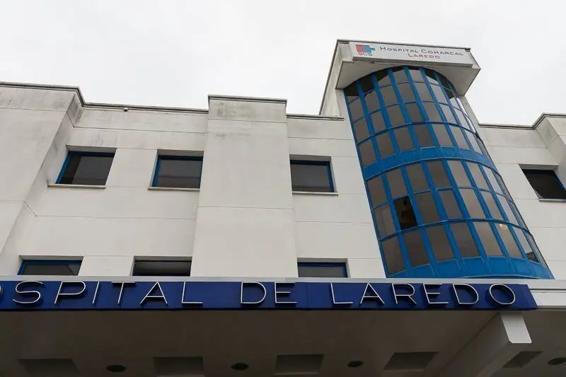 09:30 horas. Hospital de Laredo. El vicepresidente y consejero de Universidades, Igualdad, Cultura y Deporte, Pablo Zuloaga, acompa&ntilde;ado por el consejero de Sanidad, Miguel Rodr&iacute;guez, visitan el Hospital de Laredo. 13 de octubre de 2020 &copy; Ra&uacute;l Lucio