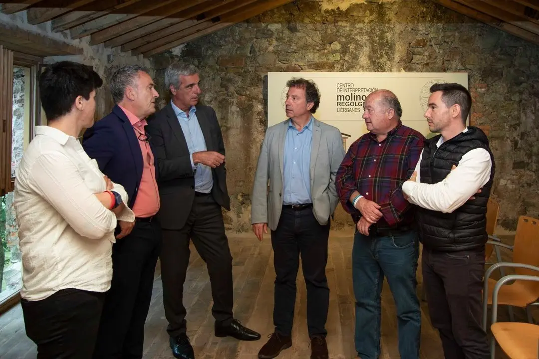 12:00 horas Li&eacute;rganes

El consejero de Desarrollo Rural, Ganader&iacute;a, Pesca y Alimentaci&oacute;n, Pablo Palencia, inaugura la rehabilitaci&oacute;n del Molino de Regolgo, financiado con fondos LEADER.