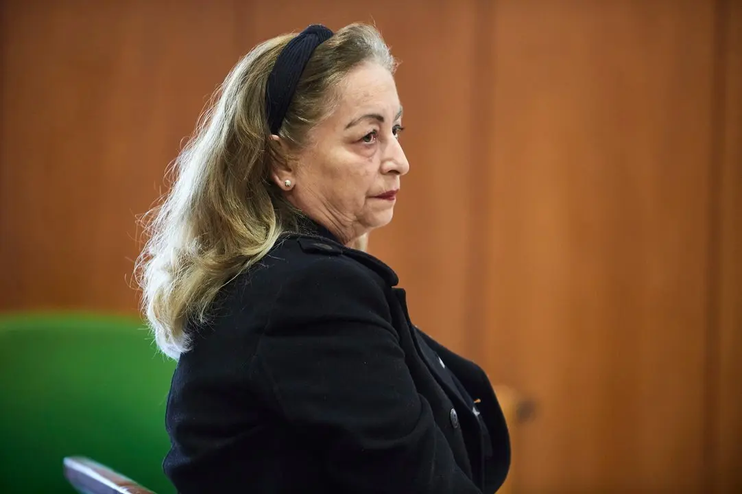 Santander
14/0372023
Tribunal Superior de Justicia de Cantabria

Photo: Cesar Ortiz Gonzalez

RECURSO CONDENADA &ldquo;CRANEO DE CASTRO&rdquo;

La Sala de lo Civil y Penal del Tribunal Superior de Justicia de Cantabria (TSJC) celebrar&aacute; este martes, 14 de marzo, a partir de las 10 horas, la vista para abordar el recurso de apelaci&oacute;n de la condenada por decapitar a su novio en Castro Urdiales.

   La Audiencia Provincial impuso el pasado diciembre a la acusada, Carmen Merino, 15 a&ntilde;os de c&aacute;rcel por un delito de homicidio, por la muerte de su pareja, Jes&uacute;s Mar&iacute;a Baranda, cuyo cr&aacute;neo apareci&oacute; en 2019 dentro de un paquete que ella entreg&oacute; meses antes a una amiga suya para que se lo guardase en su casa, alegando que escond&iacute;a juguetes sexuales.

   En la vista de este martes, la defensa expondr&aacute; sus argumentos para tratar de obtener una sentencia absolutoria, mientras que la fiscal&iacute;a y la acusaci&oacute;n particular informar&aacute;n sobre los mismos.