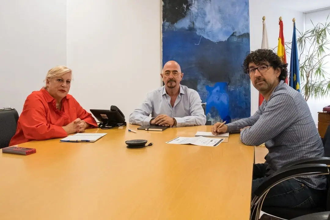 12:30 horas. Despacho del consejero. El consejero de Salud, C&eacute;sar Pascual, recibe a Jorge Fern&aacute;ndez Vega, presidente del Foro Sanitario. 2 de julio de 2024 &copy; Ra&uacute;l Lucio