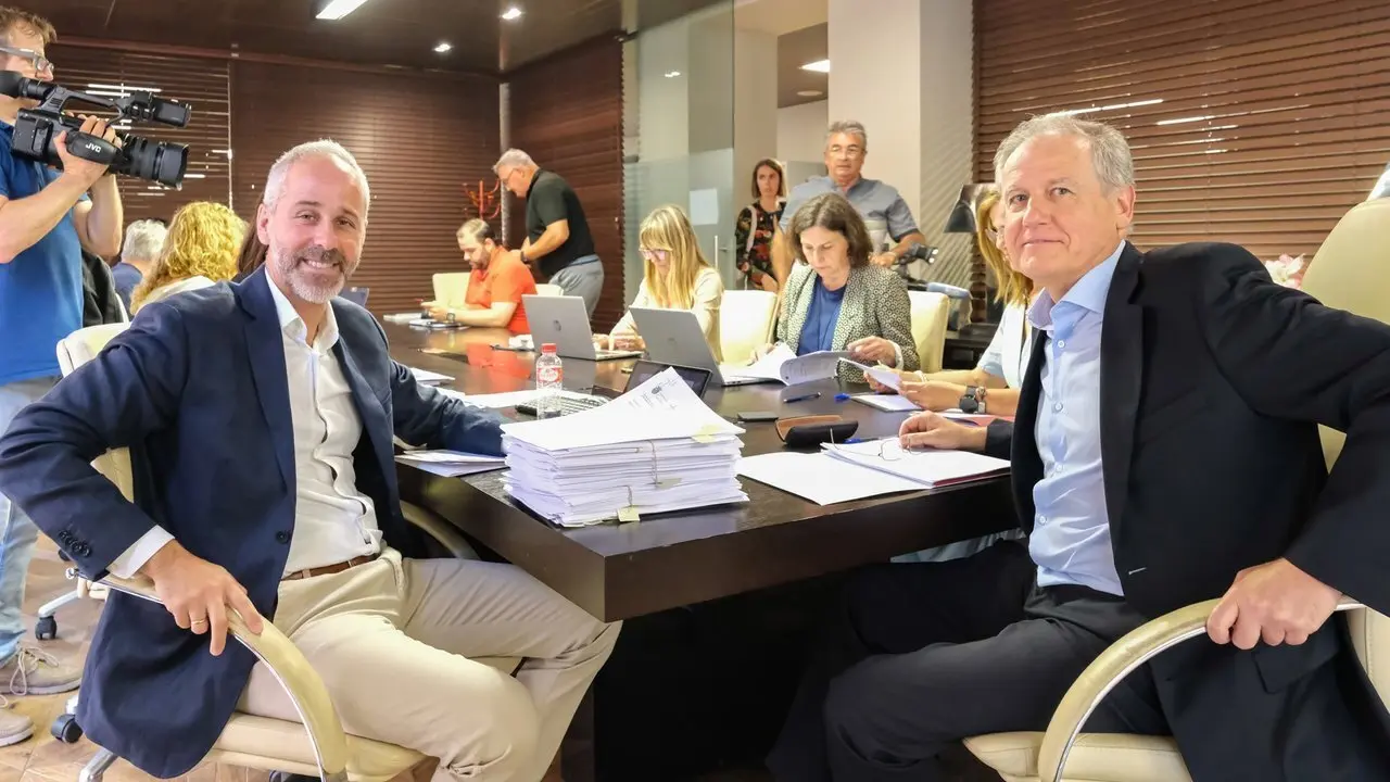 10:30 horas. Consejer&iacute;a de Educaci&oacute;n. Sala Blanca. El consejero de Educaci&oacute;n, Formaci&oacute;n Profesional y Universidades, Sergio Silva, y el consejero de Industria, Empleo, Innovaci&oacute;n y Comercio, Eduardo Arasti, participan en el Consejo de Formaci&oacute;n Profesional de Cantabria. 5 de julio de 2024 &copy; Ra&uacute;l Lucio