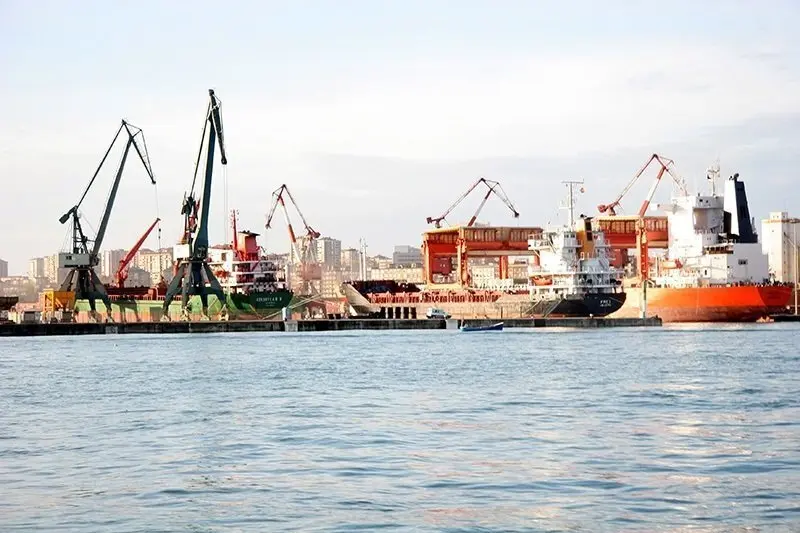 VISTA DE LOS ASTILLEROS. BAH&Iacute;A DE SANTANDER
LARA REVILLA &copy;
12 DIC 06