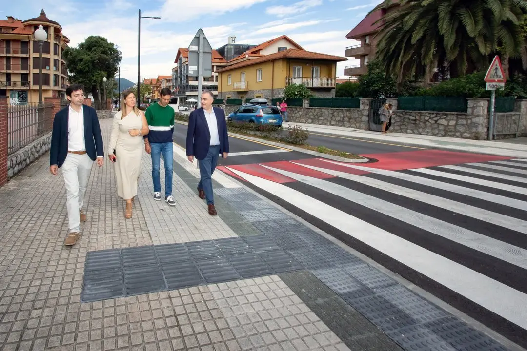 09:30 horas. Ayuntamiento de Noja

El consejero de Fomento, Ordenaci&oacute;n del Territorio y Medio Ambiente, Roberto Media, inaugura distintas obras en Noja.