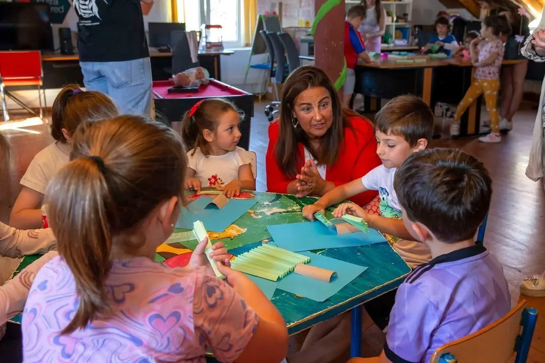 10:30 horas. Ayuntamiento de Villafufre
La consejera de Inclusi&oacute;n Social, Juventud, Familias e Igualdad, Bego&ntilde;a G&oacute;mez, visita las ludotecas infantiles de San Mart&iacute;n y Vega- 10 JULIO 2024 &copy; Miguel De la Parra