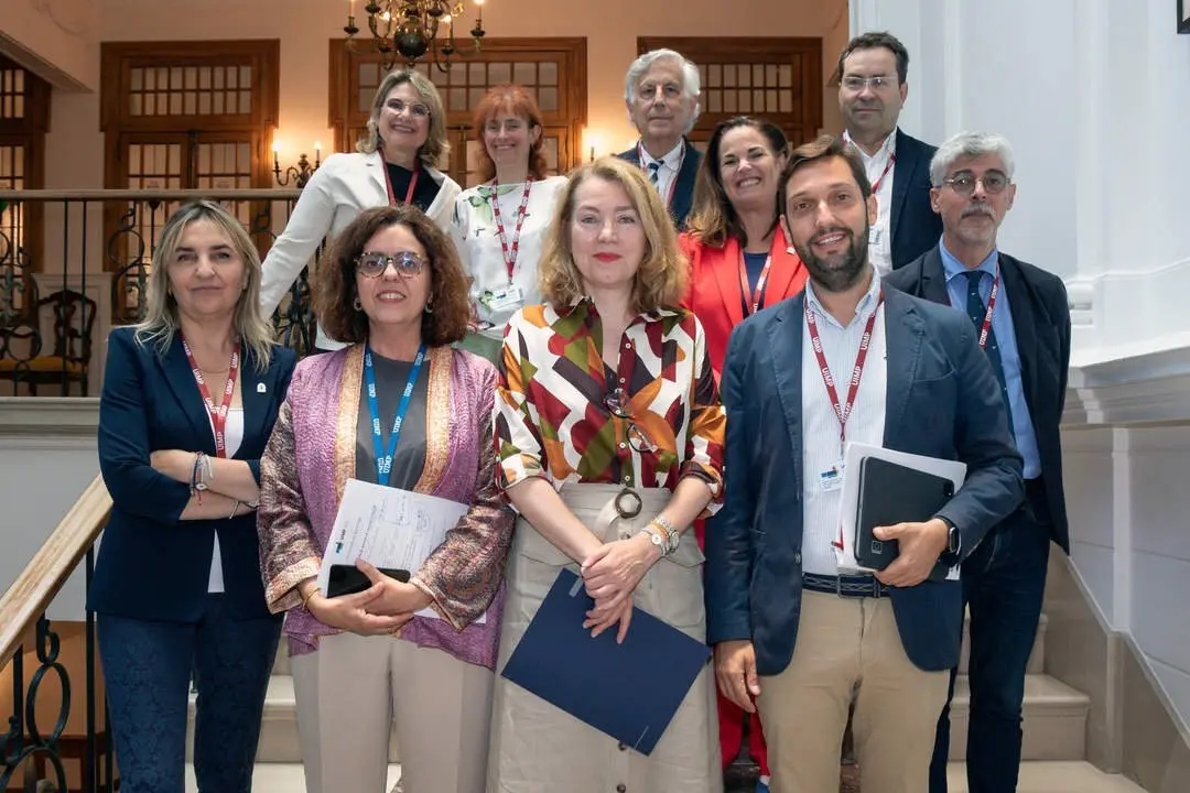 10:00 horas. Palacio de La Magdalena. Aula Infantes

La consejera de Cultura, Turismo y Deporte, Eva Guillermina Fern&aacute;ndez, presenta el encuentro de la UIMP sobre 'Dise&ntilde;o y gesti&oacute;n de destinos de turismo religioso'.