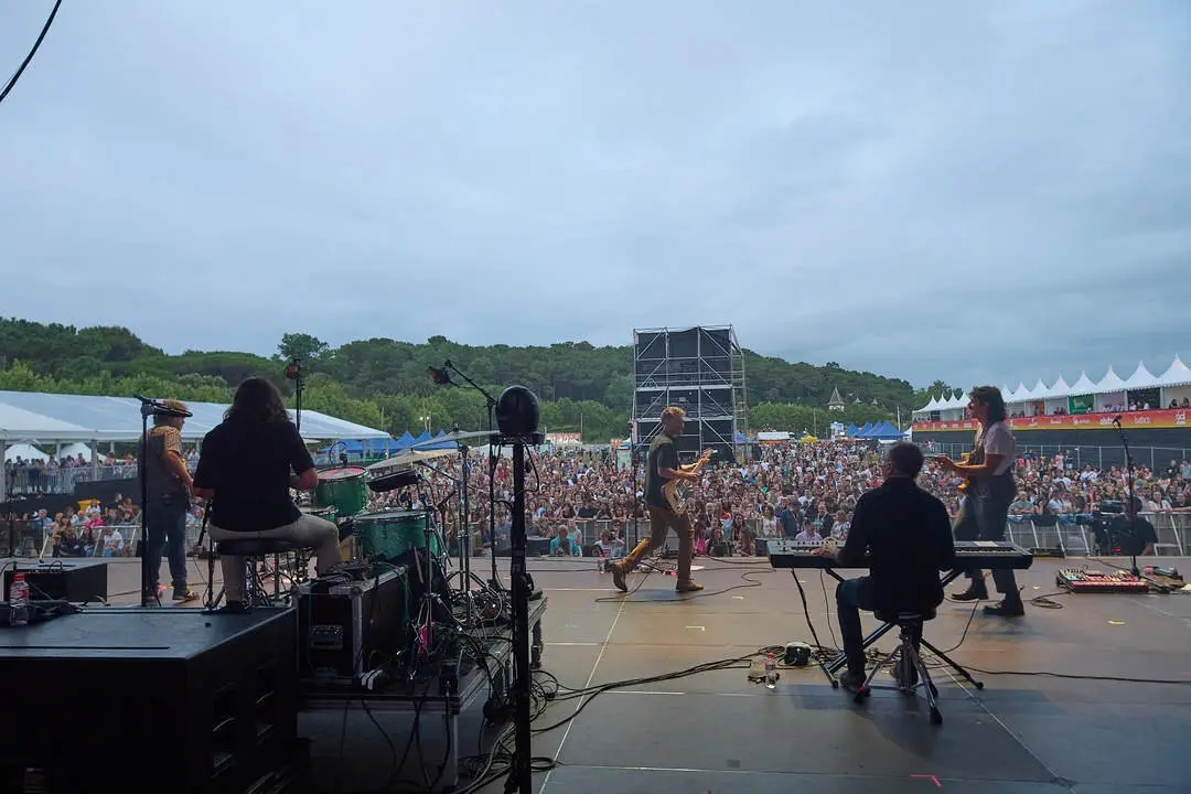 LA SONRISA DE JULIA - MAGDALENA EN VIVO 2024 - &copy;EL REY LAGART&Oacute;N (4)