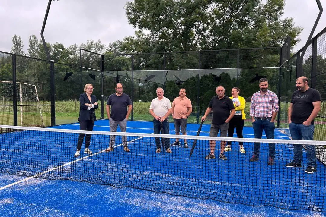 11:00 horas. Villafufre
 
La consejera de Cultura, Turismo y Deporte, Eva Guillermina Fern&aacute;ndez, inaugura las pistas de p&aacute;del.