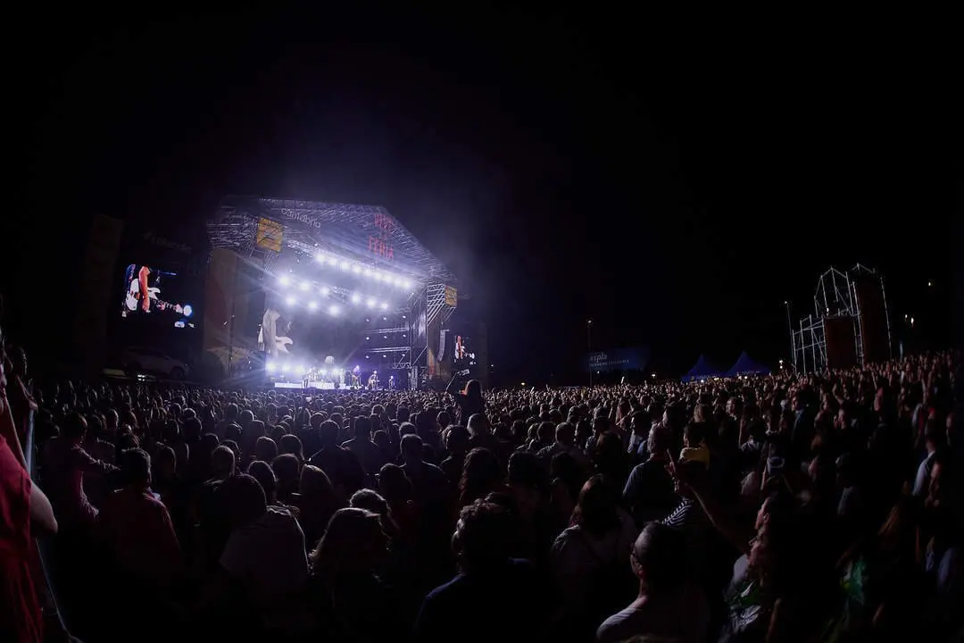 HOMBRES G - VIVE LA FERIA 2024 - &copy;EL REY LAGARTÓN  (44)