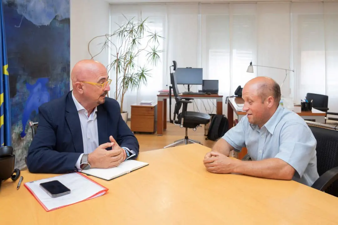 12:30 horas. Despacho del consejero 

El consejero de Salud, C&eacute;sar Pascual, recibe al alcalde de B&aacute;rcena de Pie de Concha, Agust&iacute;n Mantec&oacute;n.