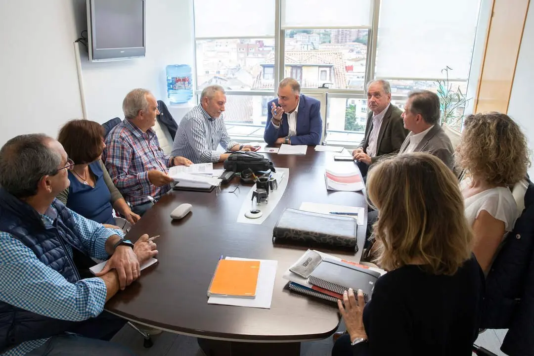 10:30 horas. Despacho del consejero

El consejero de Fomento, Ordenaci&oacute;n del Territorio y Medio Ambiente, Roberto Media, se re&uacute;ne con la Asociaci&oacute;n de Maltratados por la Administraci&oacute;n
NR
9 SEP 24