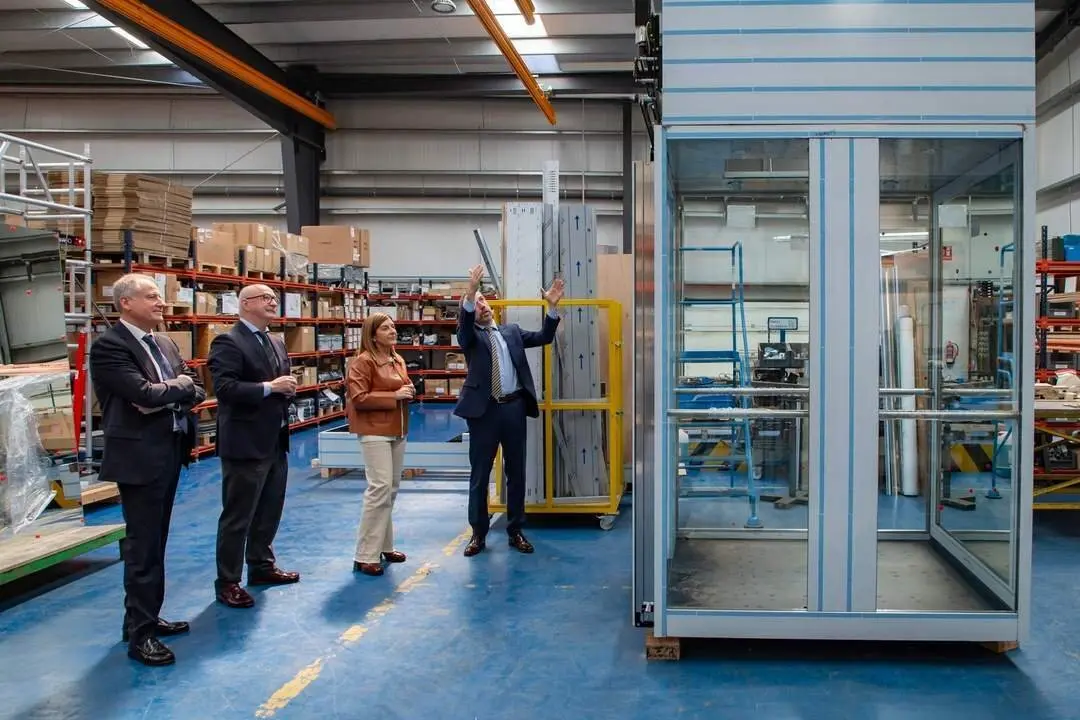 11:30 horas. Barrio Adarzo, 167-B, Santander 
La presidenta de Cantabria, Mar&iacute;a Jos&eacute; S&aacute;enz de Buruaga, visita la empresa Ascensores IMEM.