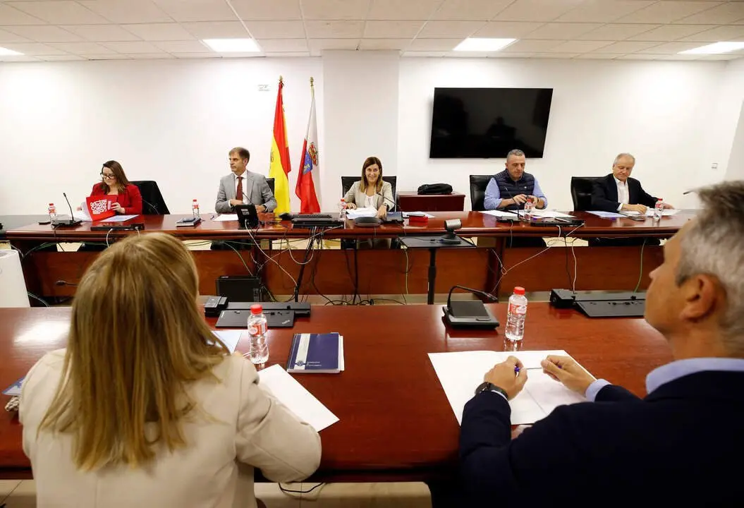 La presidenta de Cantabria, Mar&iacute;a Jos&eacute; S&aacute;enz de Buruaga, preside el Pleno del Consejo del Di&aacute;logo Social.
4 oct 24