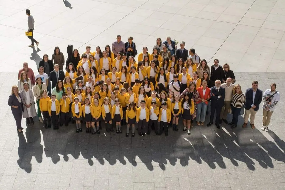 11:30 horas. Plaza del Ayuntamiento, Santander. La consejera de Inclusi&oacute;n Social, Juventud, Familias e Igualdad, Bego&ntilde;a G&oacute;mez del R&iacute;o, asiste al acto que se celebra con motivo del D&iacute;a Mundial de la Salud Mental. 10 de octubre de 2024 &copy; Ra&uacute;l Lucio