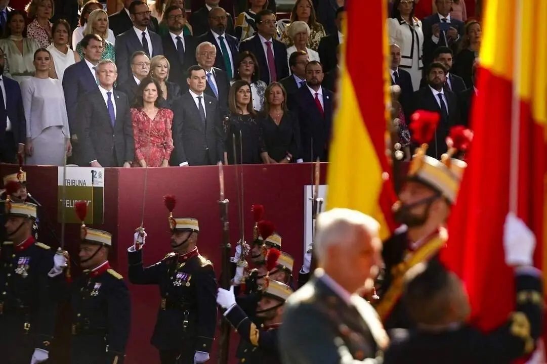 11:00 horas. Madrid. Plaza de C&aacute;novas del Castillo
La presidenta de Cantabria, Mar&iacute;a Jos&eacute; S&aacute;enz de Buruaga, asiste a los actos del D&iacute;a de la Fiesta Nacional de Espa&ntilde;a. Seguidamente, a las 13:15 horas, participa en la recepci&oacute;n oficial de los Reyes en el Palacio Real.