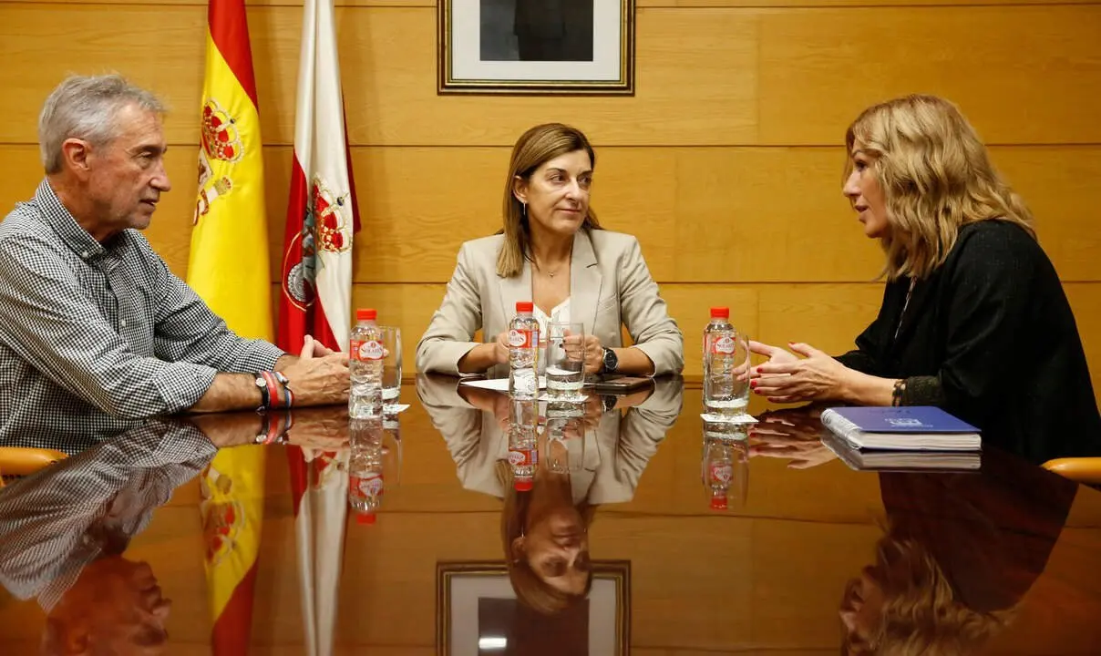 La presidenta de Cantabria, Mar&iacute;a Jos&eacute; S&aacute;enz de Buruaga, recibe a la alcaldesa de Polanco, Rosa D&iacute;az. 

16 oct 24