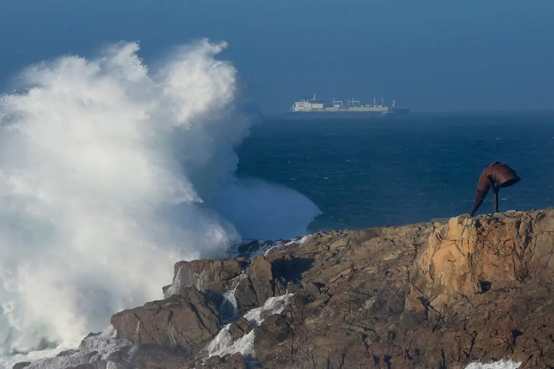 A Coru&ntilde;a
Zona Torre de H&eacute;rcules
Alerta naranja por la borrasca marina Franlin y buen tiempo por el anticicl&oacute;n
21/02/2022
Foto: M. Dylan / Europa Press