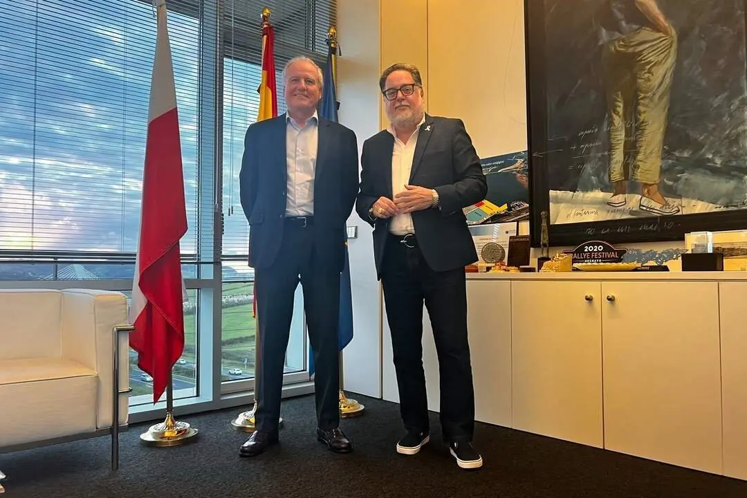 19.00 horas. Despacho del consejero. El consejero de Industria, Empleo, Innovaci&oacute;n y Comercio, Eduardo Arasti, se re&uacute;ne con la Asociaci&oacute;n de Comerciantes de Torrelavega (Convega).