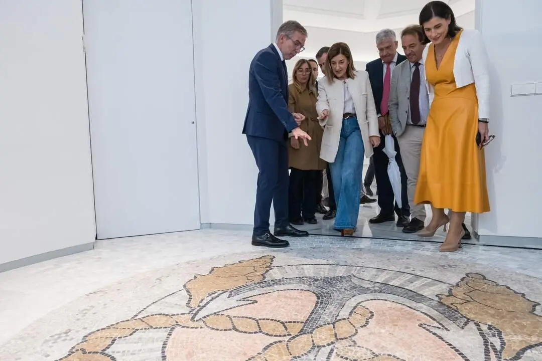 10:00 horas. Palacete del Embarcadero, Santander. La presidenta de Cantabria, Mar&iacute;a Jos&eacute; S&aacute;enz de Buruaga, visita el Palacete del Embarcadero tras las obras de reforma integral. 25 de octubre de 2024 &copy; Ra&uacute;l Lucio