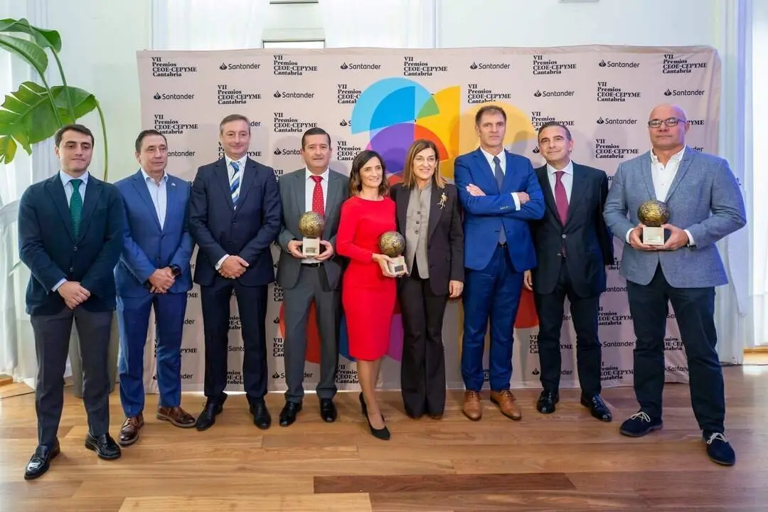 13:20 horas. Gran Casino del Sardinero
La presidenta de Cantabria, Mar&iacute;a Jos&eacute; S&aacute;enz de Buruaga, asiste a la entrega de
premios de CEOE-Cepyme Cantabria 8 NOV 24 &copy; Miguel De la Parra