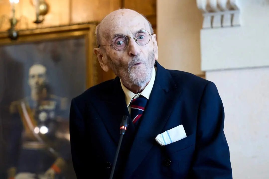 22/8/23  SANTANDER
uimp 
Entrega del XXXV Premio Internacional Men&eacute;ndez Pelayo
&Aacute;lvaro Pombo, escritor y premiado 
Laudatio: Fernando Valls


FOTO: Juanma Serrano