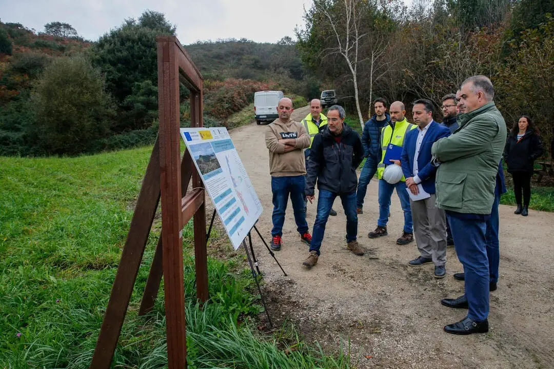 El consejero de Fomento, Vivienda, Ordenaci&oacute;n del Territorio y Medio Ambiente, Roberto Media, asiste al inicio de los trabajos de 'Restauraci&oacute;n ecol&oacute;gica y la recuperaci&oacute;n de terrenos agrarios en Monte La Picota&rsquo;.
19 11 24