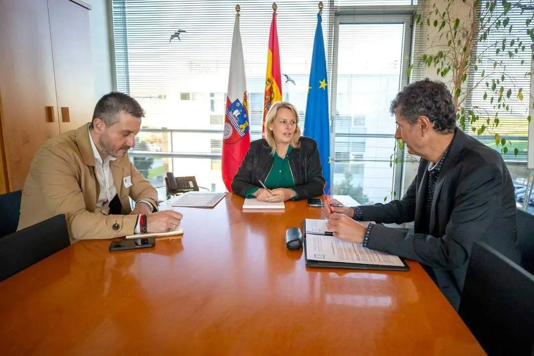 09:00 horas. Despacho de la consejera

La consejera de Desarrollo Rural, Ganader&iacute;a, Pesca y Alimentaci&oacute;n, Mar&iacute;a Jes&uacute;s Susinos, se re&uacute;ne con Consesa
 27 NOV 24 &copy; Miguel De la Parra