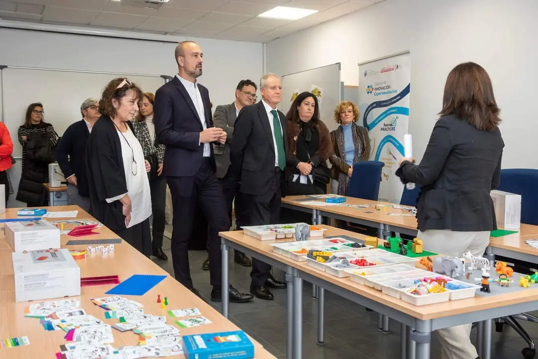 12:30 horas. B&ordm; Covadonga, s/n Torrelavega

El consejero de Industria, Empleo, Innovaci&oacute;n y Comercio, Eduardo Arasti, inaugura el Centro de Orientaci&oacute;n, Emprendimiento, Acompa&ntilde;amiento e Innovaci&oacute;n para el Empleo de Cantabria (Red COE).