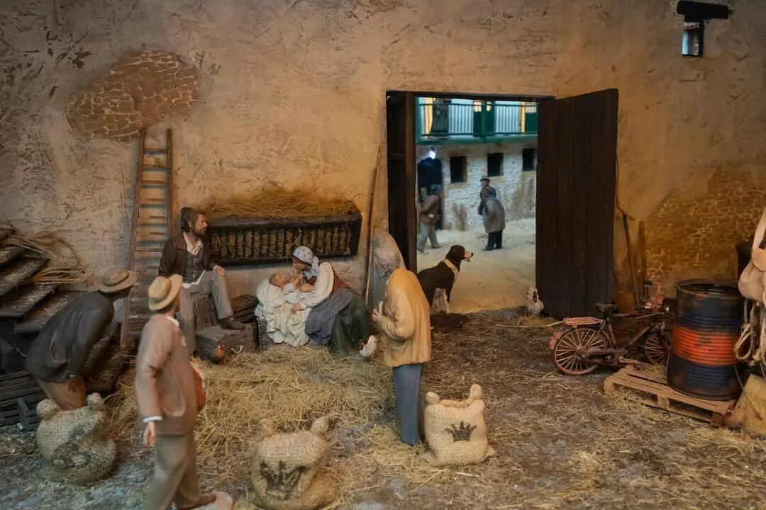 Inauguraci&oacute;n de la Exposicion de Belenes Navide&ntilde;os en el Patio del Parlamento con el titulo de "Nace todos los d&iacute;as"  y el belen cantabro " noche de reyes en Omo&ntilde;o"