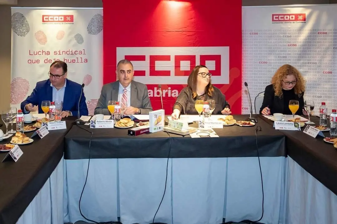 10:00 horas. Hotel Bah&iacute;a

El consejero de Fomento, Vivienda, Ordenaci&oacute;n del Territorio y Medio Ambiente, Roberto Media, participa en el foro de sostenibilidad de CCOO.