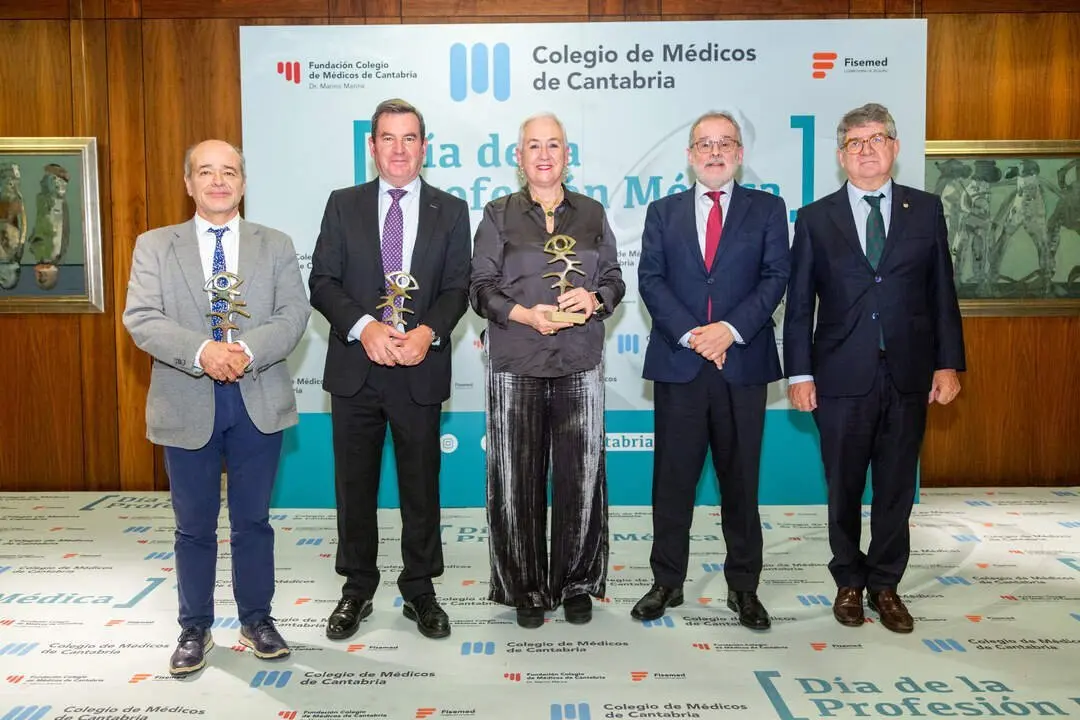 Premios Trayectoria  e Insignias Oro COM 