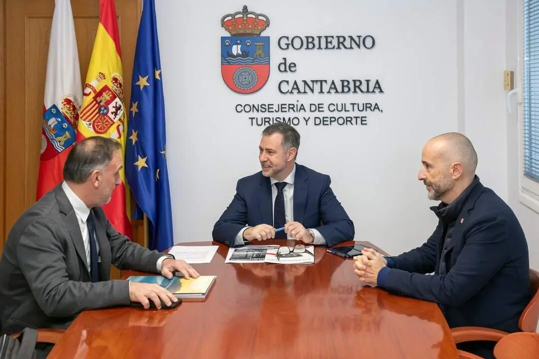 09:00 horas. Despacho del consejero

El consejero de Cultura, Turismo, Deporte, Luis Mart&iacute;nez Abad, se re&uacute;ne con el presidente de la Spain Film Comission, Juan Manuel Guimer&aacute;ns.