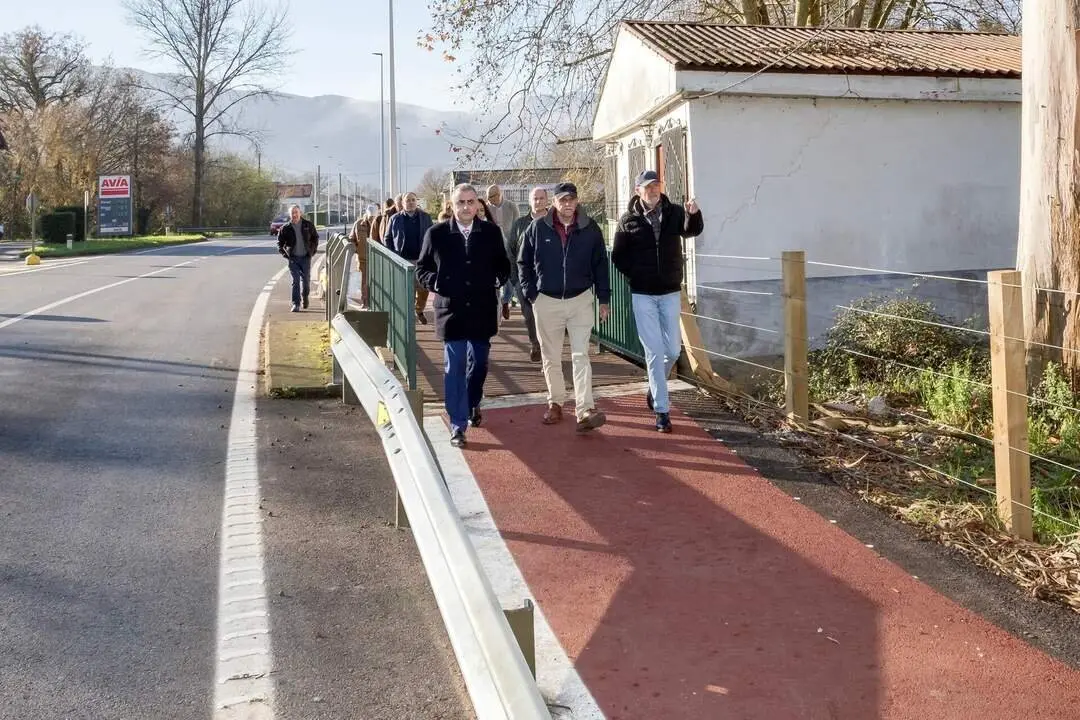 11:00 horas. Km 450 CA-680. B&aacute;dames

El consejero de Fomento, Vivienda, Ordenaci&oacute;n del Territorio y Medio Ambiente, Roberto Media, inaugura un nuevo paseo peatonal en Voto.