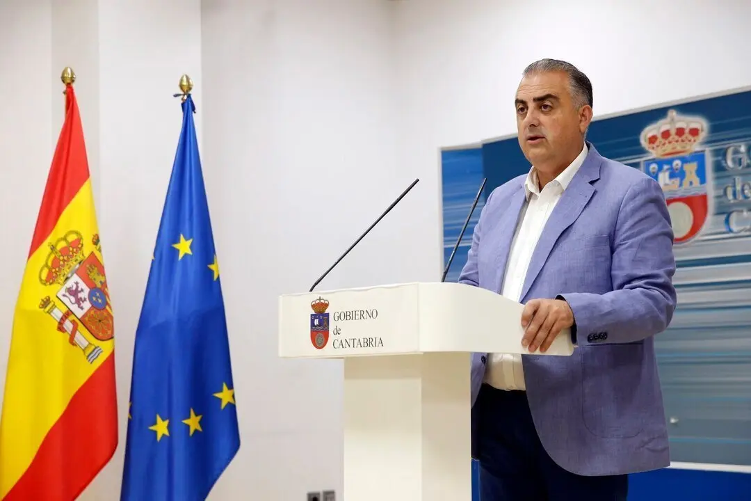El consejero de Fomento, Ordenaci&oacute;n del Territorio y Medio Ambiente, Roberto Media, informa, en rueda de prensa, sobre el acuerdo en la Comisi&oacute;n Bilateral de Cooperaci&oacute;n entre el Estado y la Comunidad Aut&oacute;noma sobre la Ley del Suelo. 
30 JUL 24