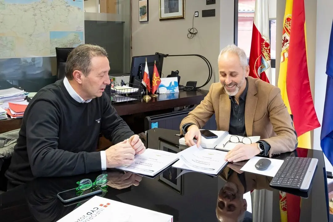 13.00 horas. Despacho del consejero.

El consejero de Educaci&oacute;n, Formaci&oacute;n Profesional y Universidades, Sergio Silva, se re&uacute;ne con el director del IES Montesclaros, Norberto Garc&iacute;a.