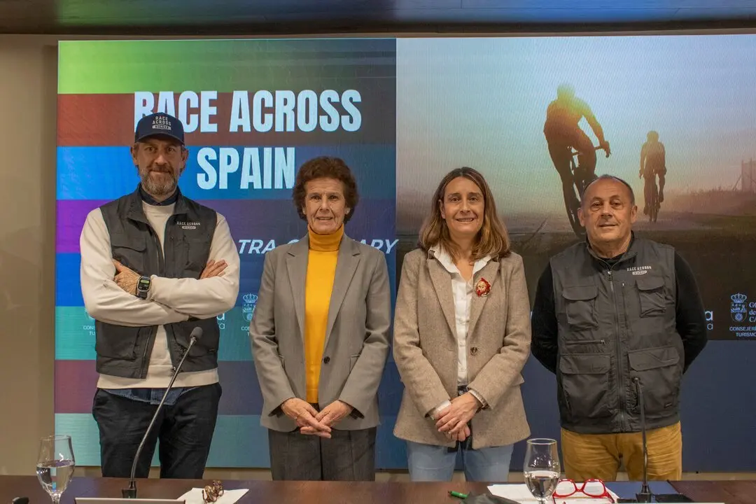 La directora general de Deporte, Susana Ru&iacute;z, presenta en rueda de prensa la prueba RACE CROSS.