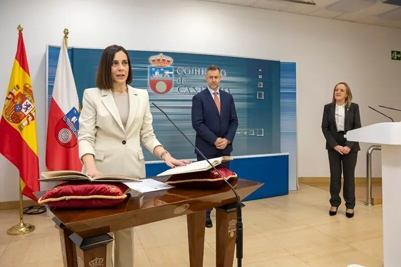 08:45 horas. Sala de prensa del Gobierno de Cantabria
El consejero de Cultura, Turismo y Deporte, Luis Mart&iacute;nez Abad, asiste a la toma de posesi&oacute;n de la directora de Turismo y Hosteler&iacute;a, Mar&iacute;a Saiz Villar.